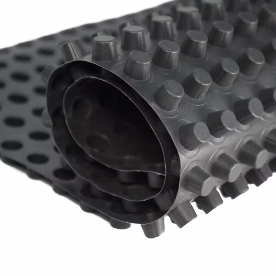 Tablero de drenaje plástico con hoyuelos de HDPE de excelente rendimiento/materiales de construcción baratos
